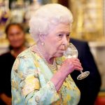812742964_queen-elizabeth-zoom-38046b67-2d92-428e-b9a6-1920301fd0151219253654899104365.jpg