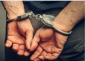Εξιχνιάσθηκε από το Τμήμα Ασφάλειας Γρεβενών πλήθος κλοπών που διαπράχθηκαν σε διάφορα καταστήματα, σε περιοχές της Βόρειας Ελλάδας και της Θεσσαλίας και συνελήφθησαν δύο άτομα, δυνάμει ενταλμάτων σύλληψης