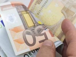 Μπαράζ πληρωμών από Δευτέρα: Ποιοι θα δουν λεφτά στους λογαριασμούς τους (vid)