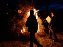 Άναψε η πρώτη Κλαδαρά στη Σιάτιστα – Γεράνεια !! Video