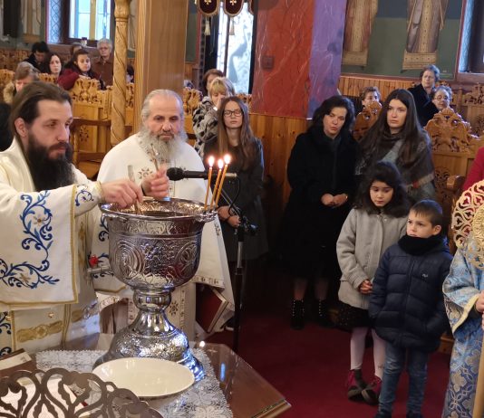 Την Κυριακή 4/1/20 πραγματοποιήθηκε ο Αγιασμός των Υδάτων στον Άγιο Νικόλαο Σιάτιστας !! Video