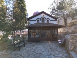Θεία Λειτουργία στον Άγιο Αντώνιο Σιάτιστας * video