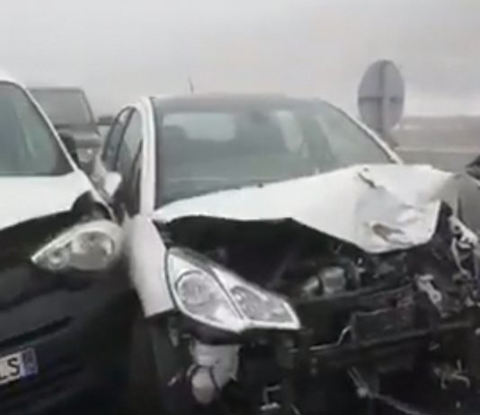 12 οι τραυματίες, από τις καραμπόλες, λόγω ομίχλης, στα διόδια Πολυμύλου, στην Εγνατία Οδό, λέει στο kozan.gr ο Aντιπεριφερειάρχης Υγείας Γ. Μαργαρίτης – Ανάμεσά τους μια κοπέλα 24 ετών, από τα Γιάννενα, που μεταφέρθηκε στο Μποδοσάκειο και θα χειρουργηθεί γιατί “έσπασε” το γοφό (Ηχητικό)