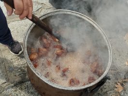 Γουρνοχαρά στον Ταξιάρχη Γρεβενών !! Βίντεο – Φωτό