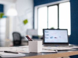 Έξυπνές ιδέες για να μεταμορφώσετε τον παλιό σας χώρο εργασίας σε κάτι πιο λειτουργικό και μοντέρνο