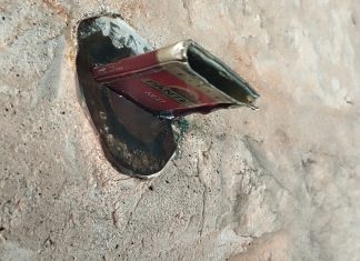 ΔΕΙΤΕ …Έστρωσαν χαλί … μπροστά σε κάδους Απορριμμάτων -ΒΙΝΤΕΟ !!!!