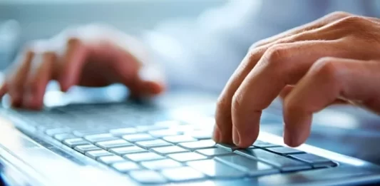 Aπίστευτη υπόθεση απάτης στα Γρεβενά-Επιτήδειοι προσποιήθηκαν στελέχη της ΑΑΔΕ και απέσπασαν…108.000 ευρώ από 25χρονη!